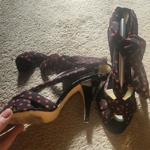 Jennifer Lopez Strappy Heels. Ankle Tie. Polka Dots. 8.5 - Picture 1 of 9